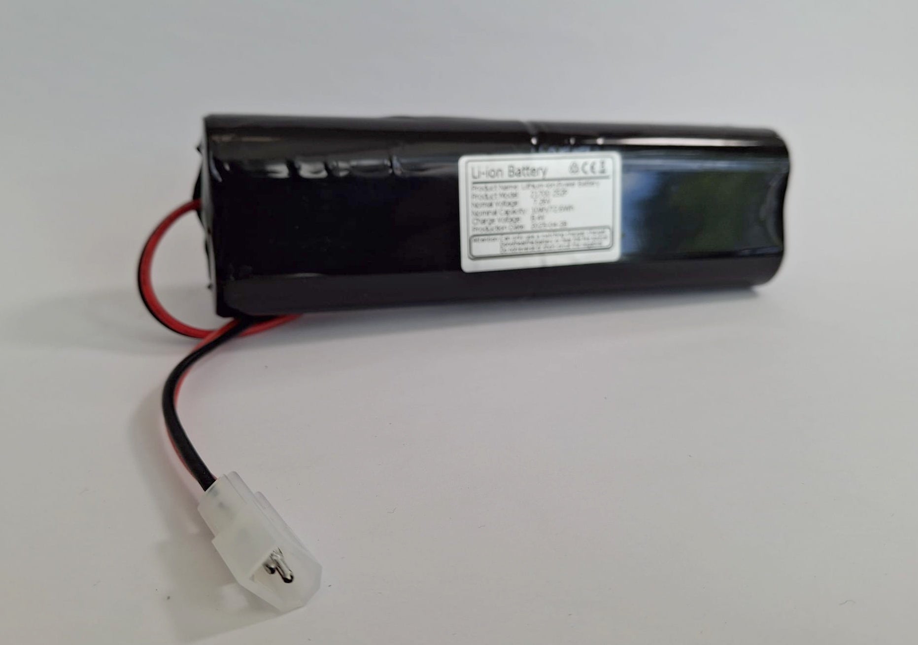 ENERpower Treptow Akku 7,4V 10000mAh Molex LED Stick Ladestandanzeige