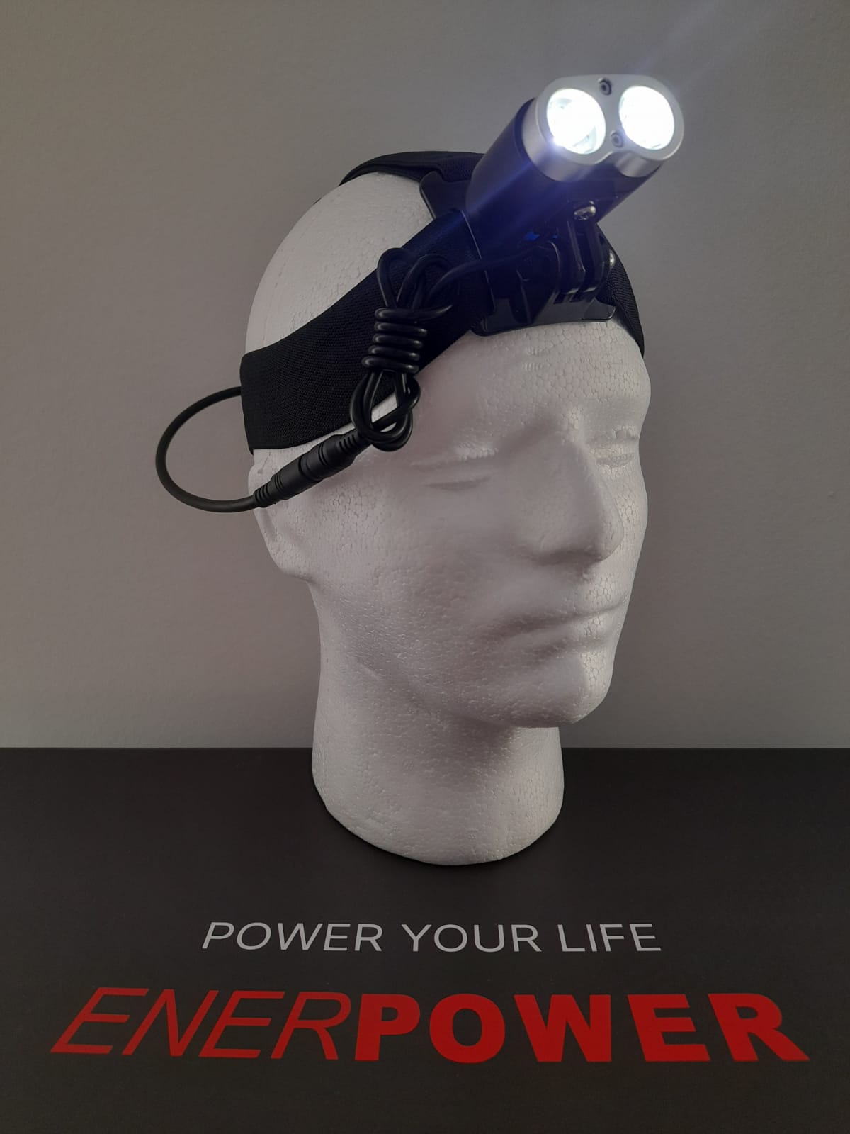 Kit 1: Enerpower Eagle Kopflampe CREE XM-L2 U2 Helmlampe 2200 Lumen + Akku 5000 mAh + Ladegerät 2A