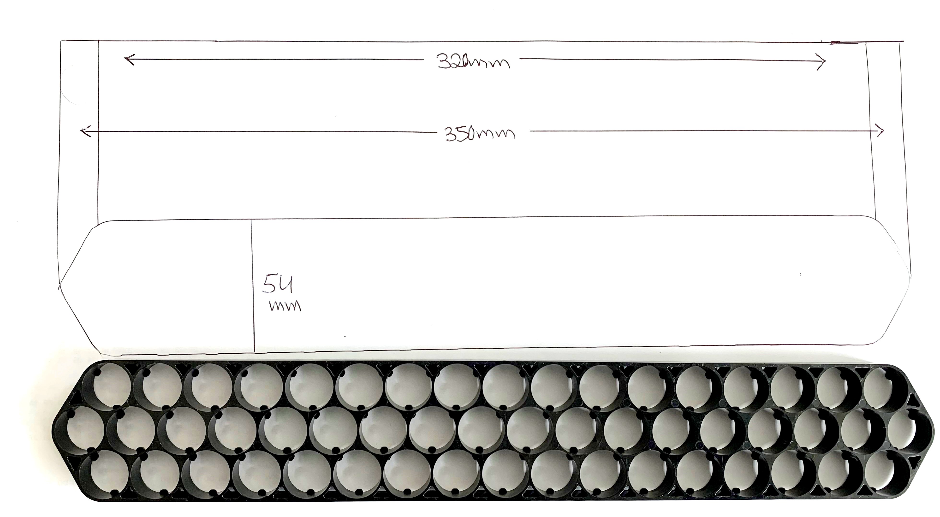 18650 Zellenhalterung Abstandhalter Kunststoff für 52 x 18650 Akkuzellen (350 x 54 mm)